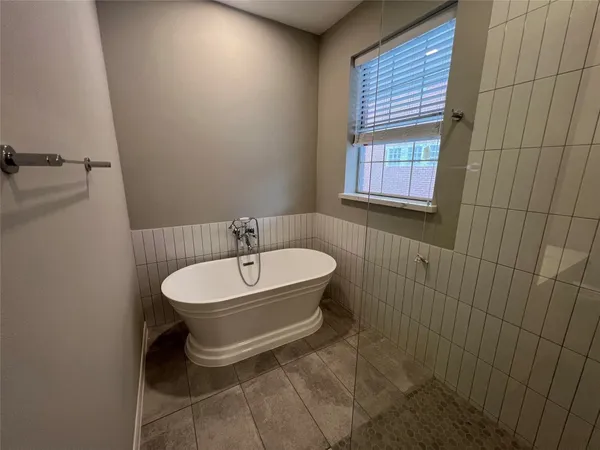 $2,200 | 1516 Park Street, Unit B, Houston, TX 77019