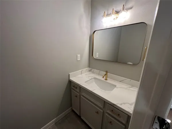 $2,200 | 1516 Park Street, Unit B, Houston, TX 77019