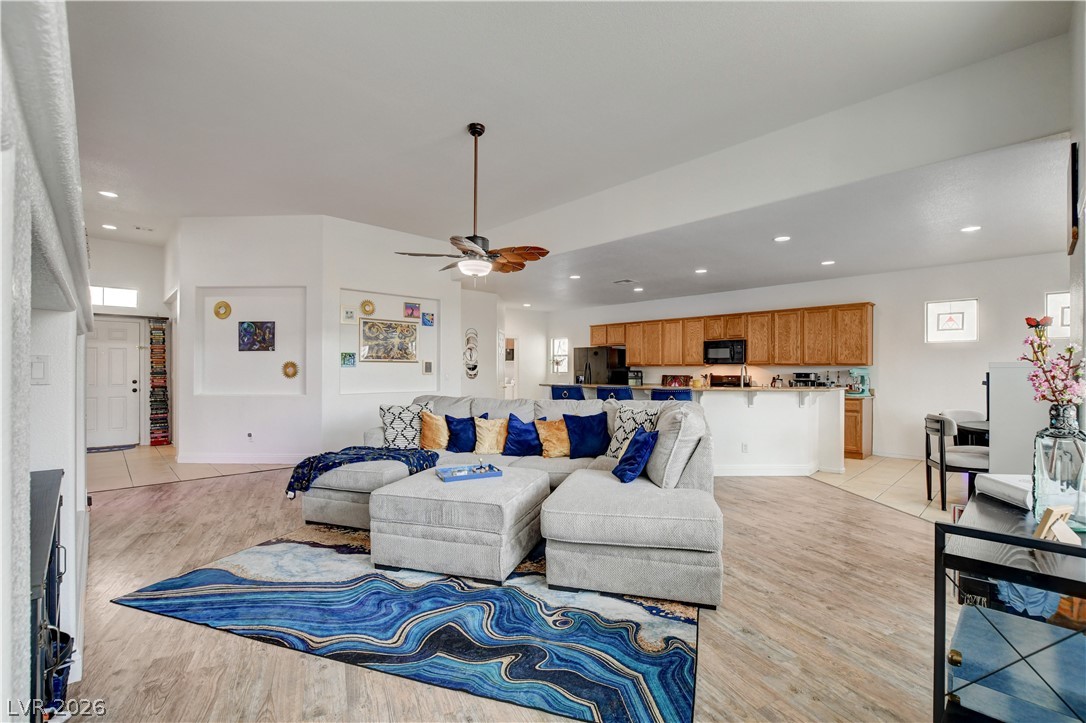 1020 East Rome Boulevard North Las Vegas, NV 89086 - Photo 4 of 29 Living Room