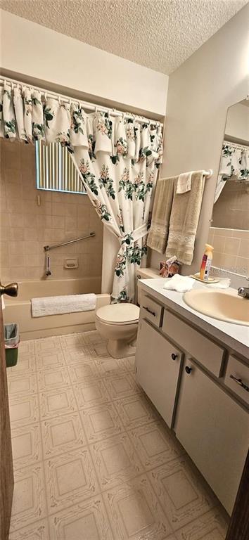 10881 Southwest 79th Terrace Ocala, FL 34476 - Photo 19 of 38 a view of a bathroom with a sink and a mirror