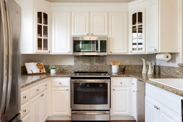 $1,198,888 | 1237 Capuchino Avenue, Unit 7, Burlingame, CA 94010