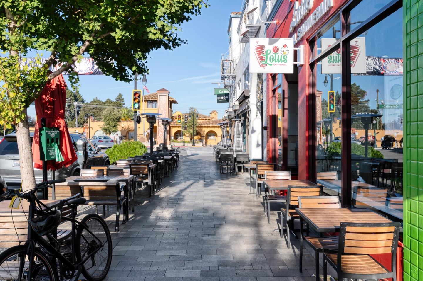 1237 Capuchino Avenue, Unit 7 Burlingame, CA 94010 - Photo 38 of 40 a view of outdoor space with seating area