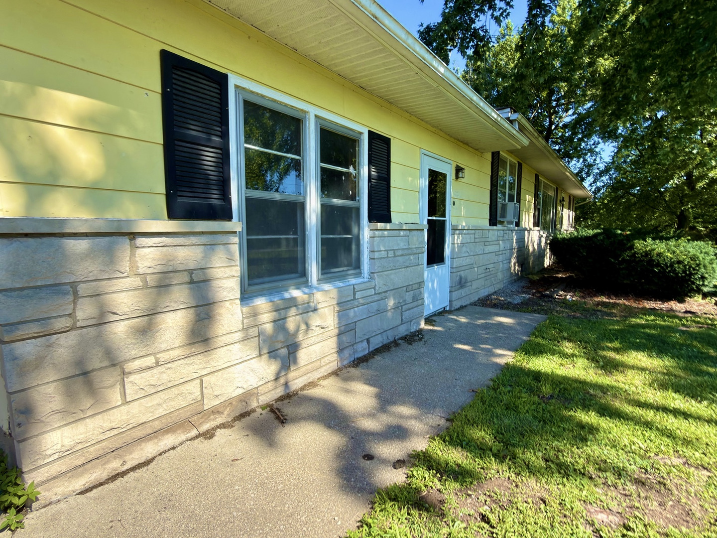 9857 Highway 45 Flora, IL 62839 - Photo 14 of 49