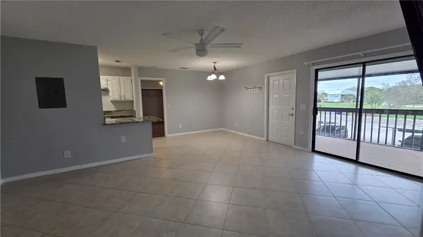 $2,000 | 1212 Breezy Way, Unit 7H, Sebastian, FL 32958