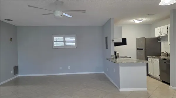 $2,000 | 1212 Breezy Way, Unit 7H, Sebastian, FL 32958