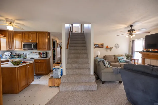 $229,900 | 5711 West Co Road 1070 North, Unit 10 11 12 10 11, Gaston, IN 47342