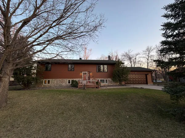 $349,900 | 5606 53rd Avenue North, Harwood, ND 58042