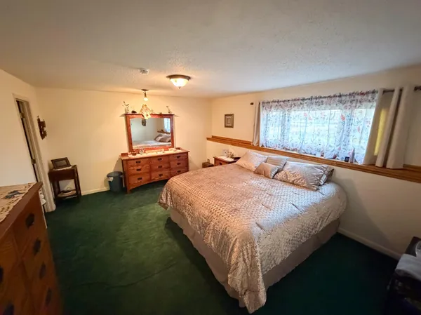 $349,900 | 5606 53rd Avenue North, Harwood, ND 58042