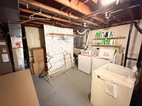 $349,900 | 5606 53rd Avenue North, Harwood, ND 58042