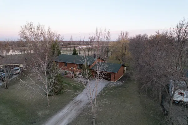 $349,900 | 5606 53rd Avenue North, Harwood, ND 58042