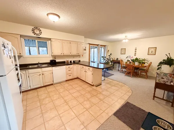 $349,900 | 5606 53rd Avenue North, Harwood, ND 58042