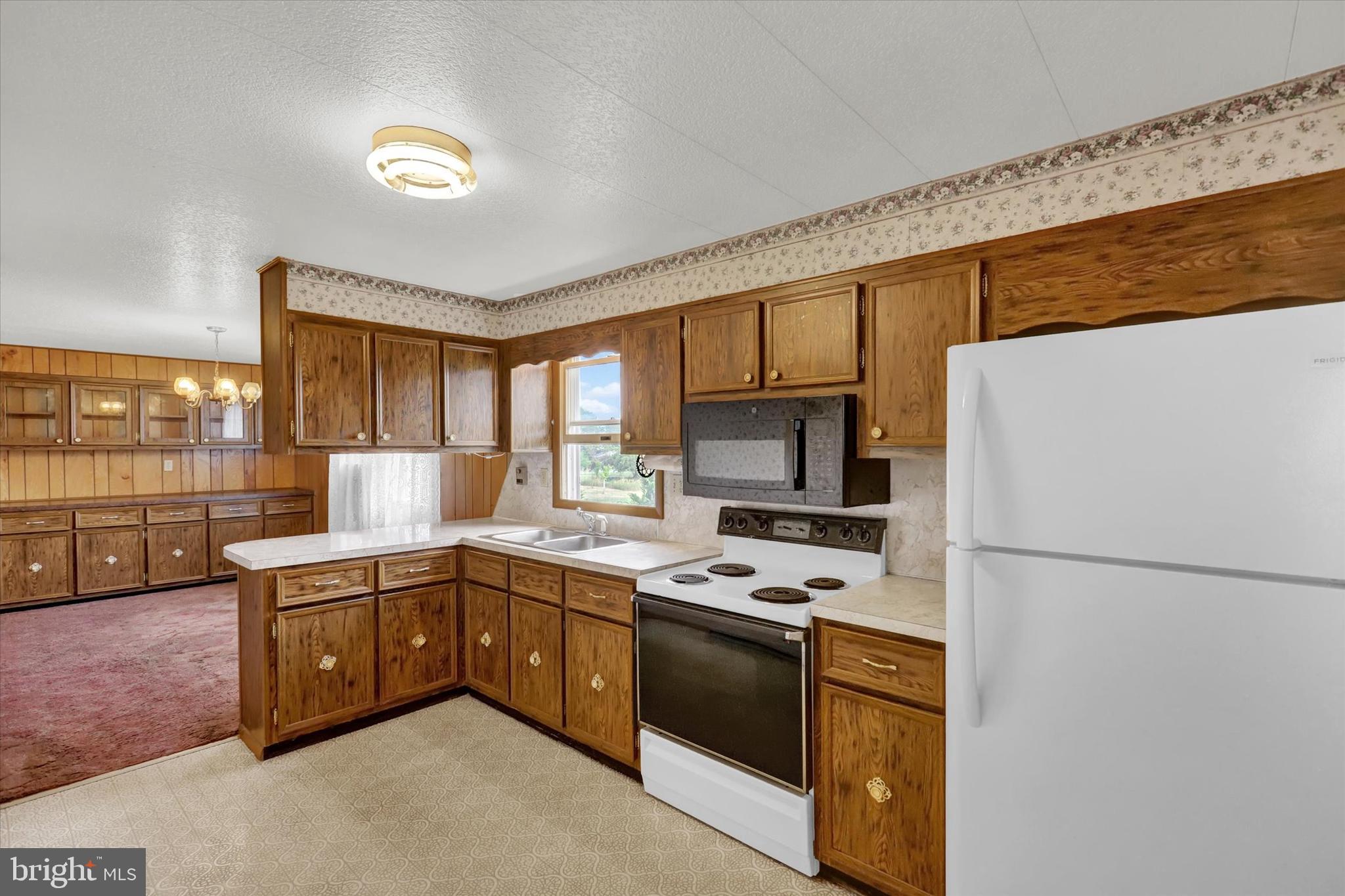 2875 Crottlestown Road Chambersburg, PA 17202 - Photo 13 of 25 Kitchen