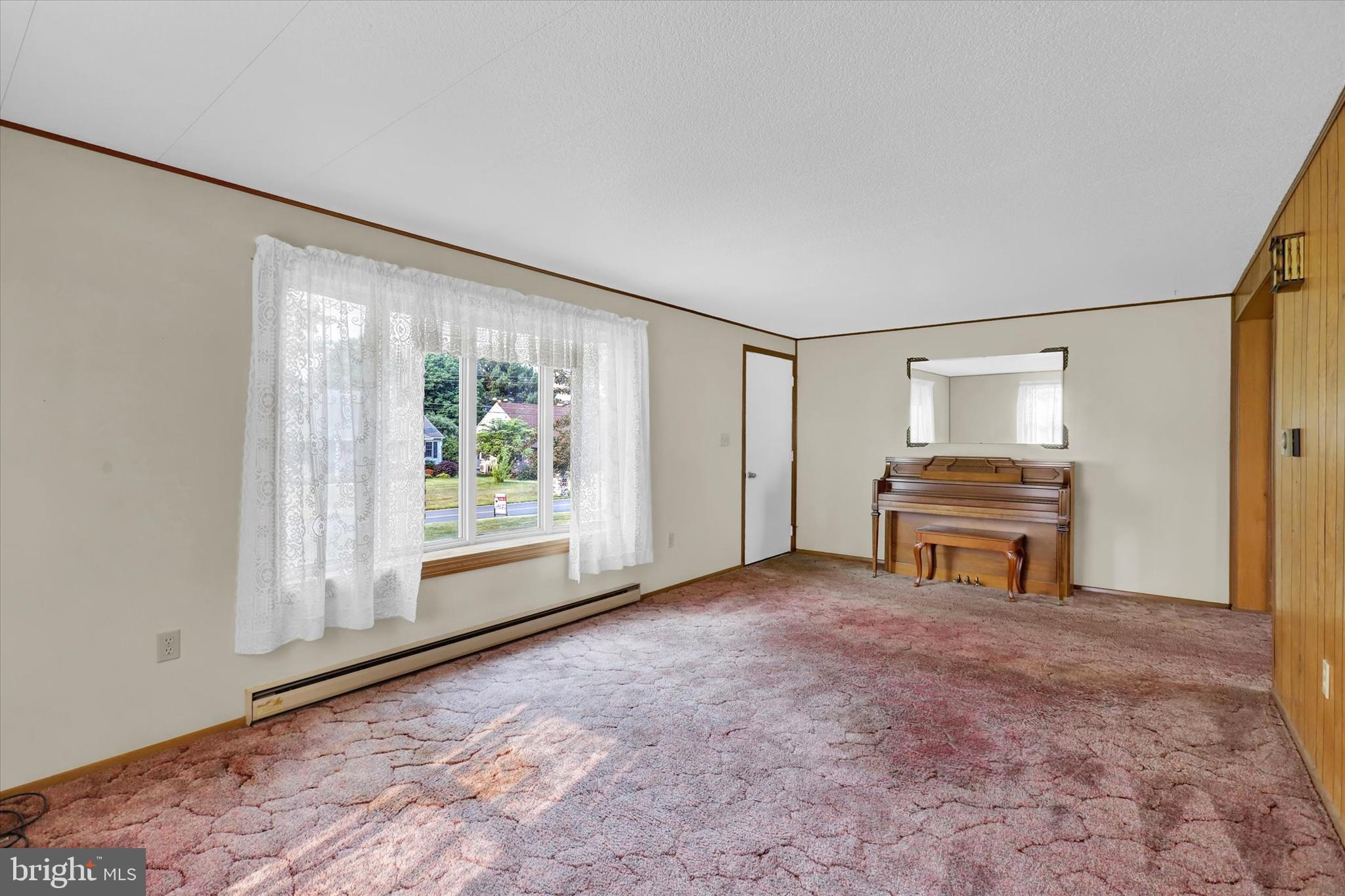 2875 Crottlestown Road Chambersburg, PA 17202 - Photo 8 of 25 Living Room