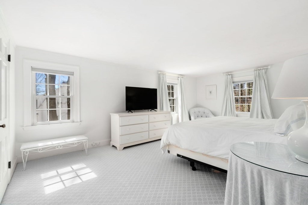 15 Arnold Road Wellesley, MA 02481 - Photo 16 of 29