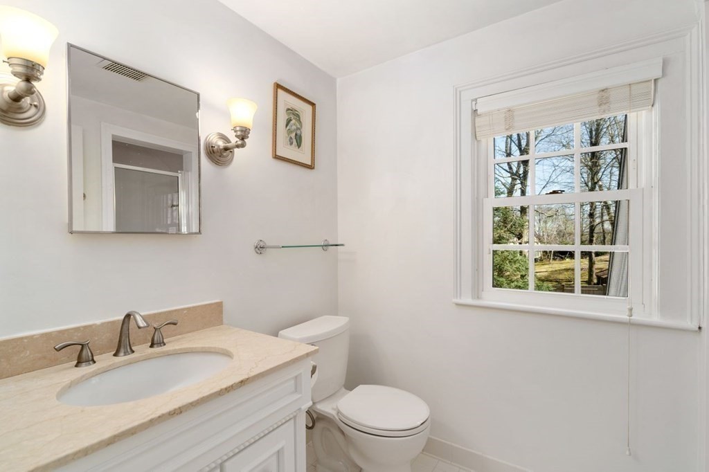 15 Arnold Road Wellesley, MA 02481 - Photo 18 of 29