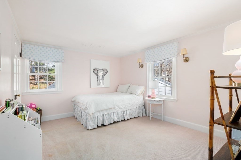 15 Arnold Road Wellesley, MA 02481 - Photo 20 of 29