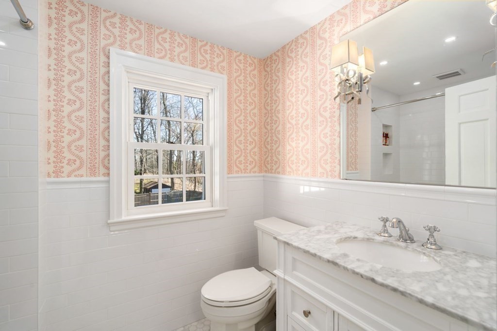 15 Arnold Road Wellesley, MA 02481 - Photo 22 of 29