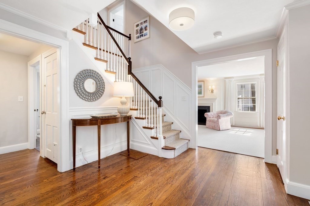 15 Arnold Road Wellesley, MA 02481 - Photo 4 of 29