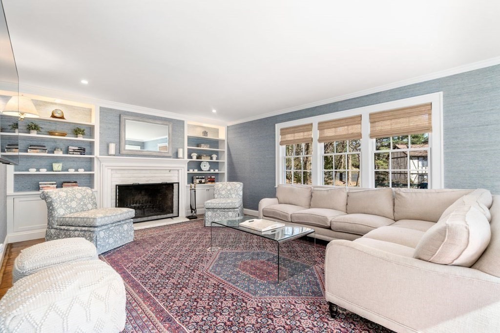 15 Arnold Road Wellesley, MA 02481 - Photo 7 of 29