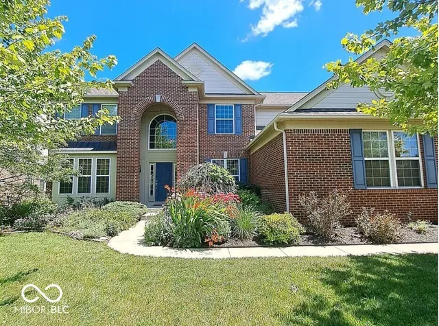 $815,000 | 4621 Pebblepointe Pass, Zionsville, IN 46077