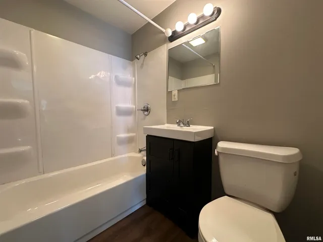 $1,000 | 1807 North Underhill Street, Peoria, IL 61604