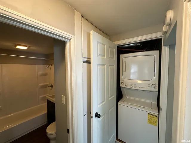 $1,000 | 1807 North Underhill Street, Peoria, IL 61604