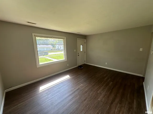 $1,000 | 1807 North Underhill Street, Peoria, IL 61604