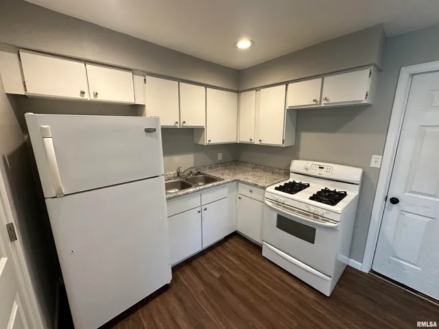 $1,000 | 1807 North Underhill Street, Peoria, IL 61604