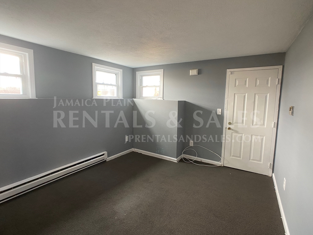 15 Pinedale Road, Unit 4 Boston, MA 02131 - Photo 10 of 11