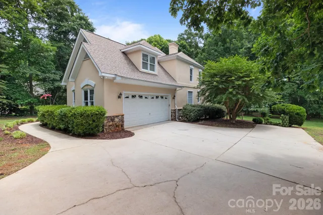 $914,000 | 165 Futrell Landing, New London, NC 28127