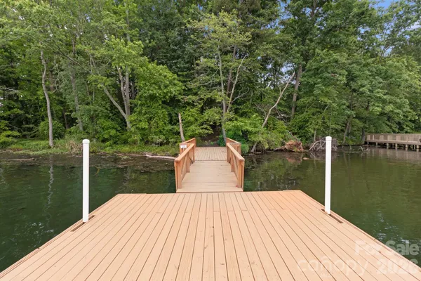 $899,000 | 165 Futrell Landing, New London, NC 28127