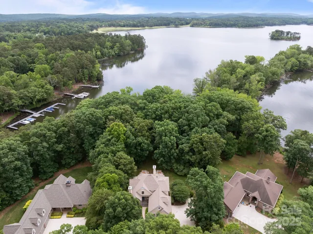 $915,000 | 165 Futrell Landing, New London, NC 28127