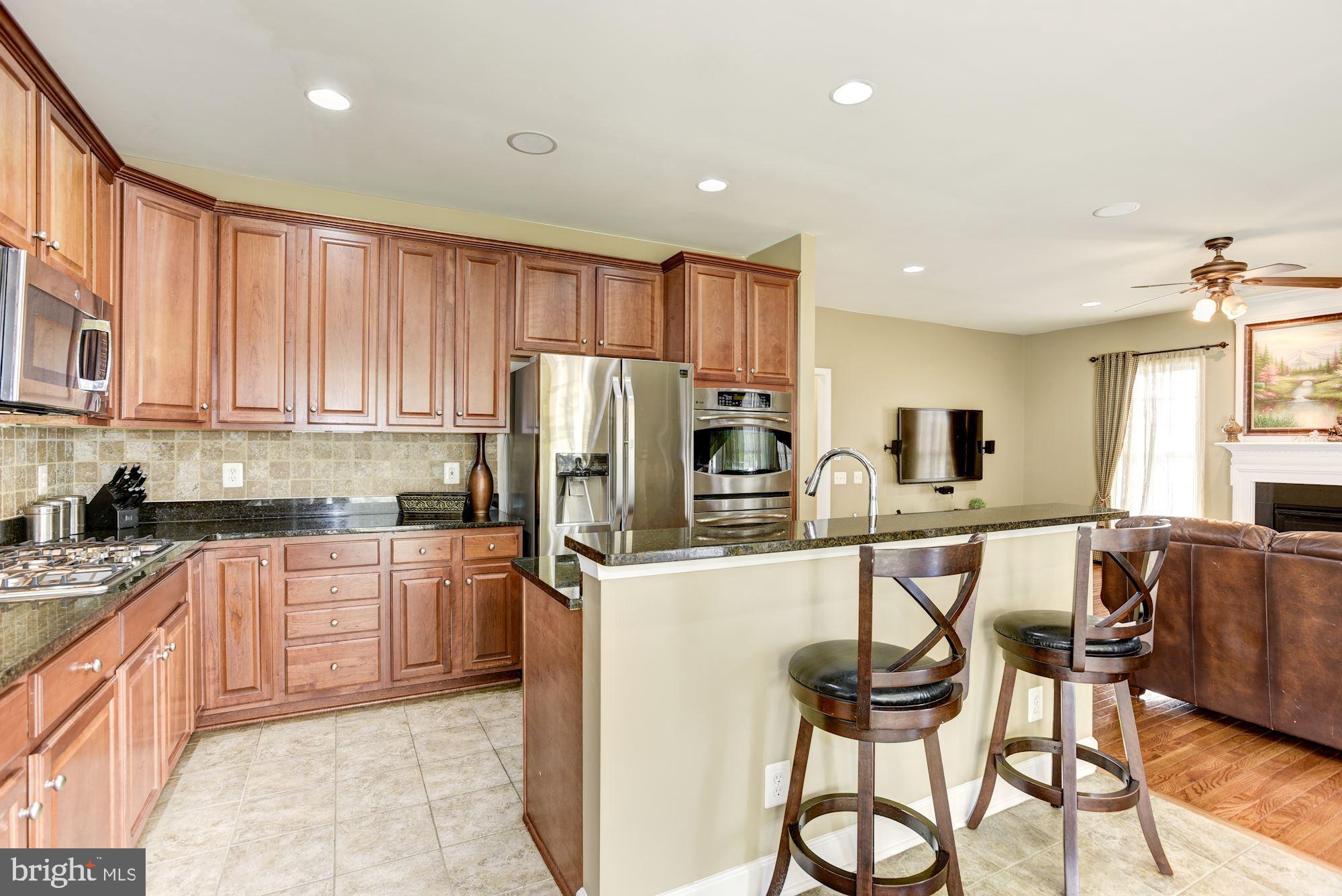42879 Braemount Circle Ashburn, VA 20148 - Photo 12 of 53 Gorgeous maple cabinetry