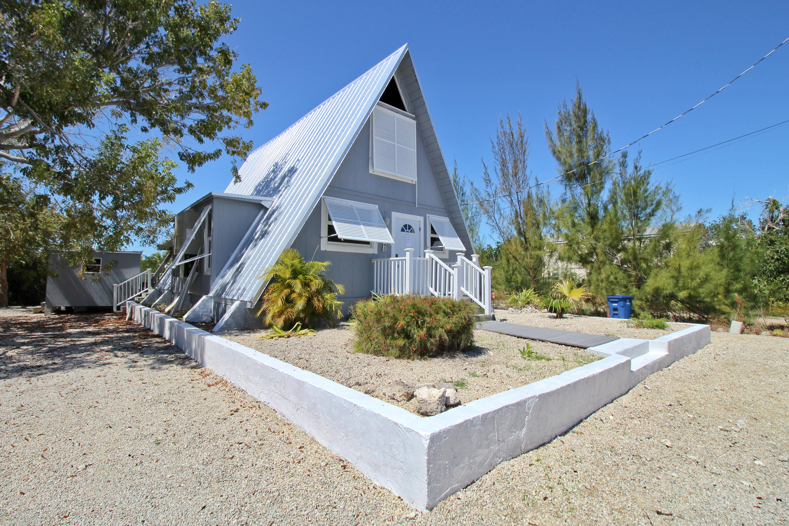 144 Lobstertail Road Big Pine Key, FL 33043 - Photo 17 of 62 Side View