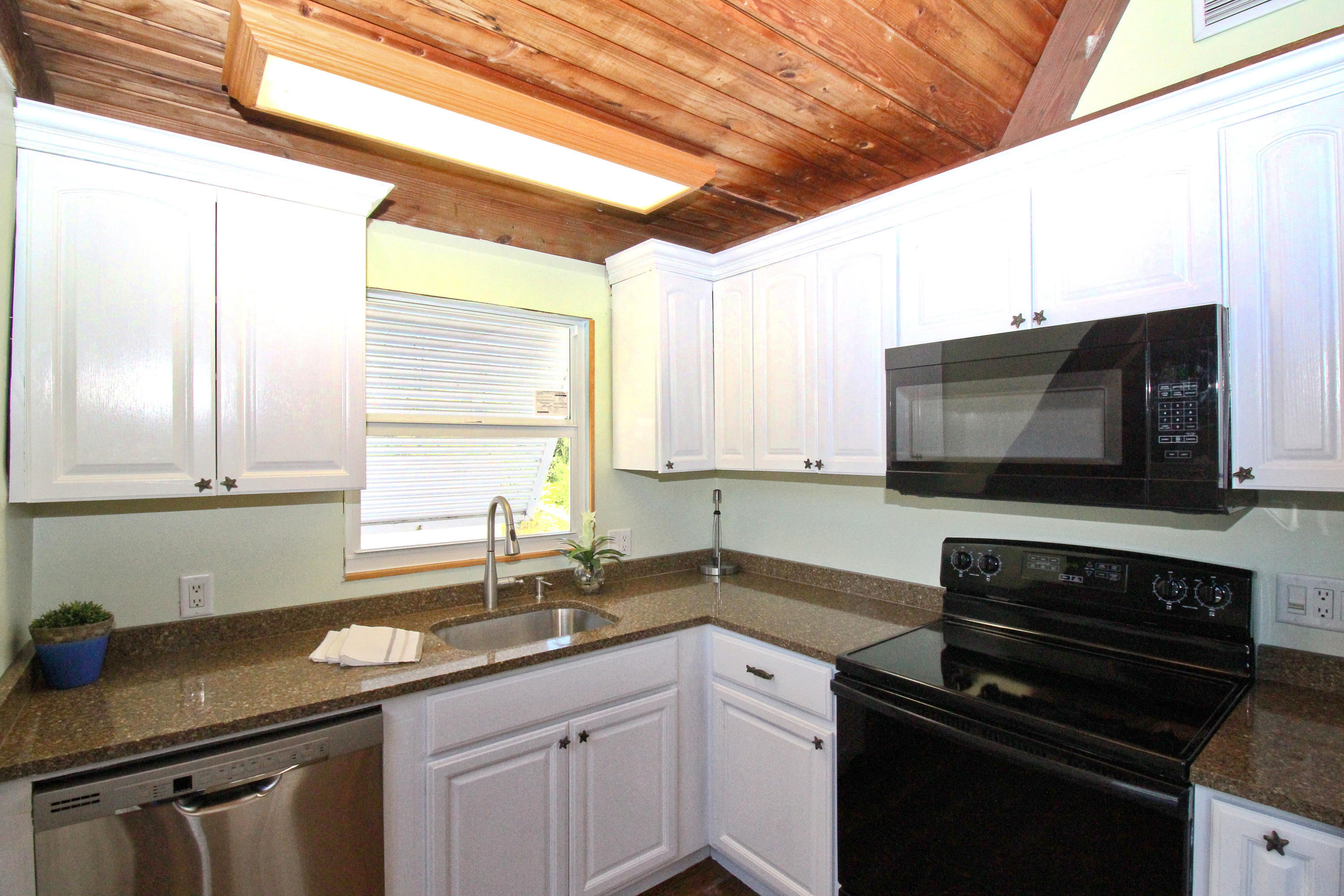 144 Lobstertail Road Big Pine Key, FL 33043 - Photo 40 of 62 Kitchen