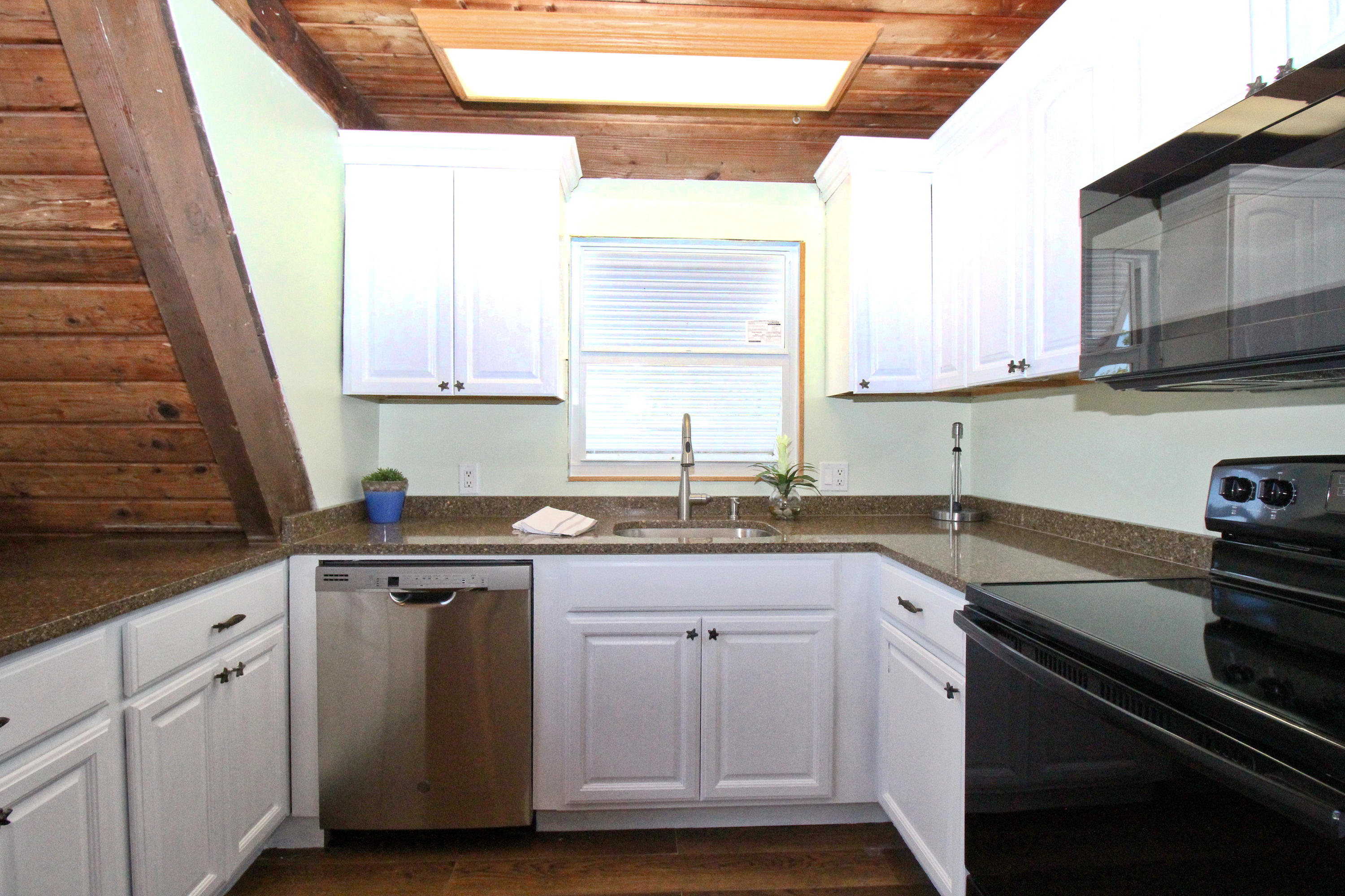 144 Lobstertail Road Big Pine Key, FL 33043 - Photo 41 of 62 Kitchen