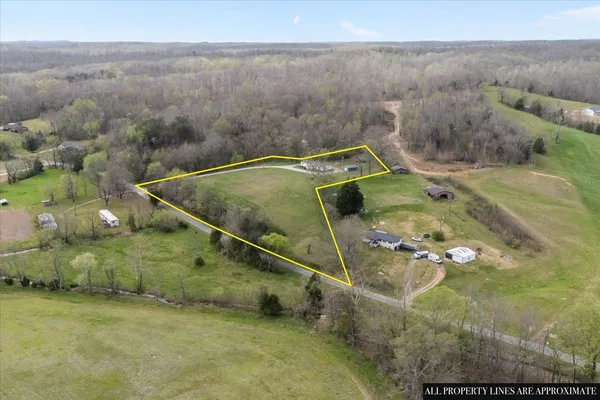 $349,900 | 1644 West Blue Creek Road, Waverly, TN 37185