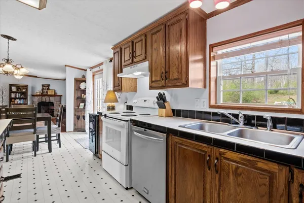 $349,900 | 1644 West Blue Creek Road, Waverly, TN 37185