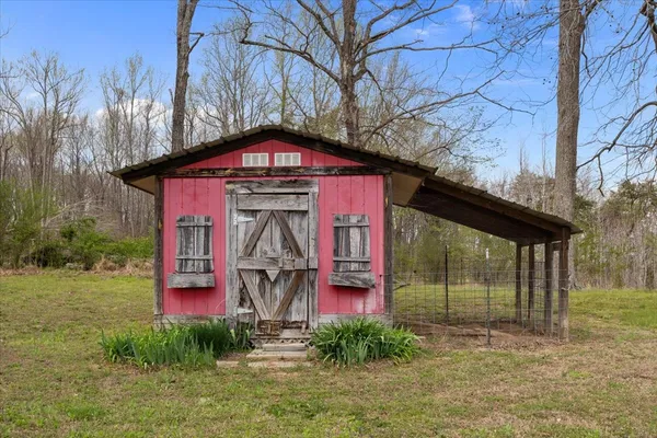 $349,900 | 1644 West Blue Creek Road, Waverly, TN 37185