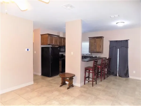 $1,125 | 4110 Callicoatte Road, Unit B, Corpus Christi, TX 78410
