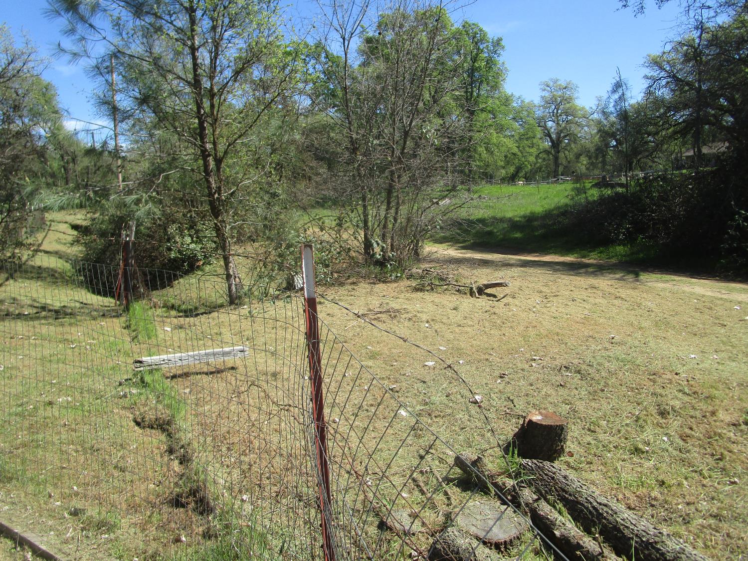 10410 Valley Drive Rough and Ready, CA 95975 - Photo 18 of 31 a view of back yard of the house