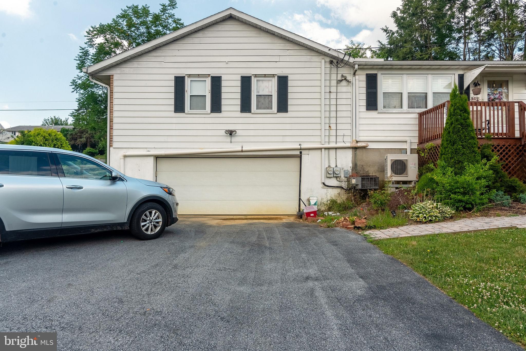 1507 Logan Street Reading, PA 19607 - Photo 4 of 34 Gallery Image 4