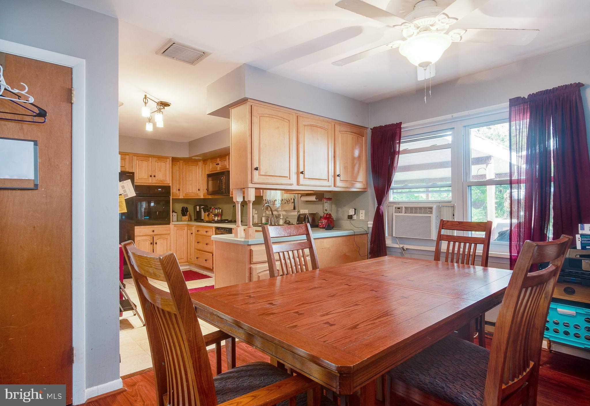 1507 Logan Street Reading, PA 19607 - Photo 8 of 34 Dinning Room