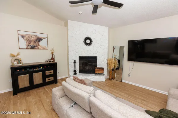 $1,850 | 1324 Independence Drive, Unit C, Orange Park, FL 32065