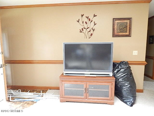 1494 Mill Road Washington, NC 27889 - Photo 11 of 24 Family Room