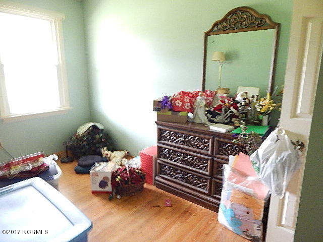 1494 Mill Road Washington, NC 27889 - Photo 20 of 24 2nd Bedroom