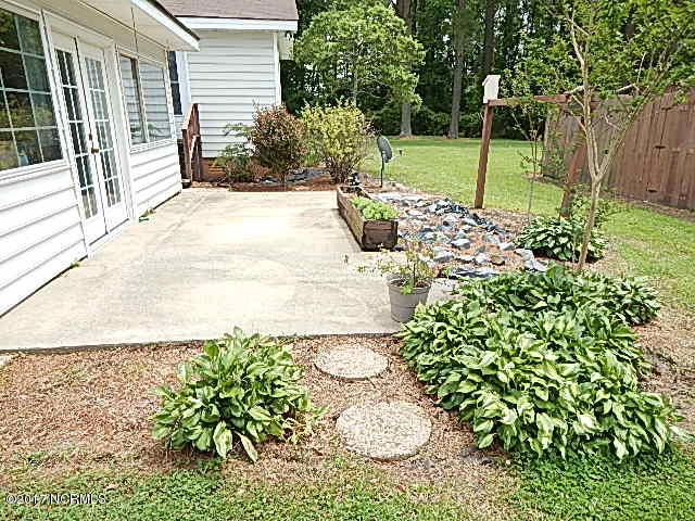 1494 Mill Road Washington, NC 27889 - Photo 9 of 24 Patio