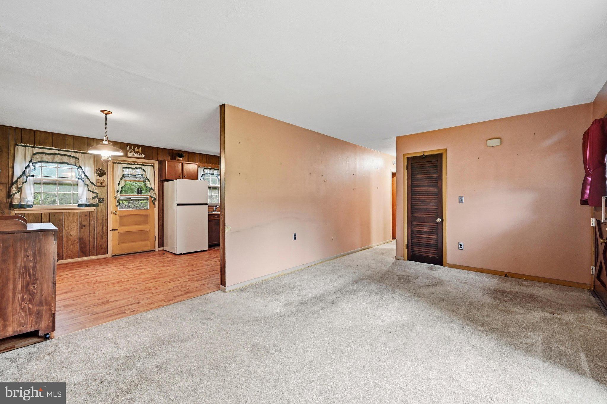140 Wanner Road Reading, PA 19606 - Photo 7 of 25 Living Room