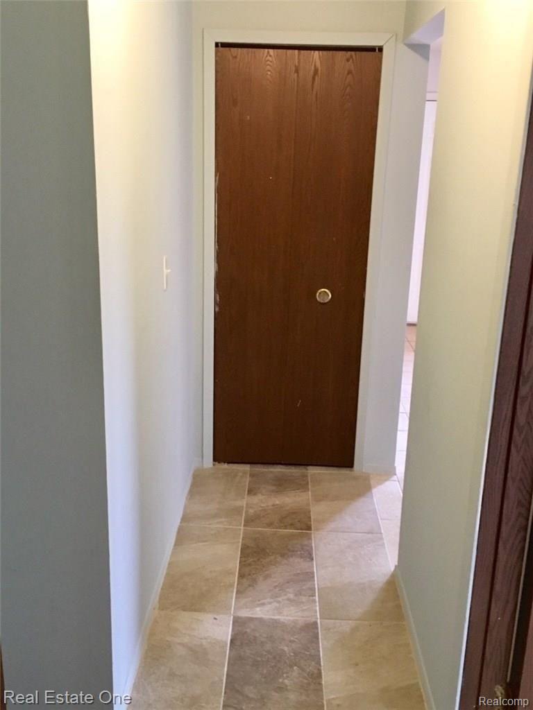 30474 Utica Road, Unit 18 Roseville, MI 48066 - Photo 7 of 15 image2.jpeg
