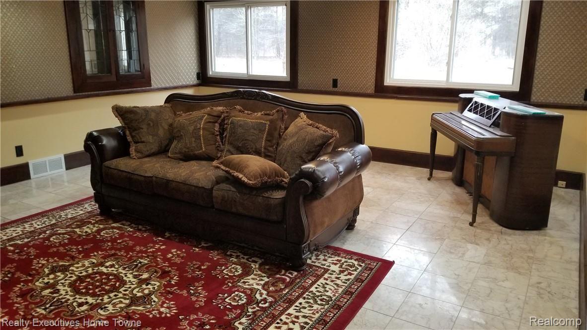 9635 Arnold Road Fair Haven, MI 48023 - Photo 15 of 29 20190316_143503.jpg
